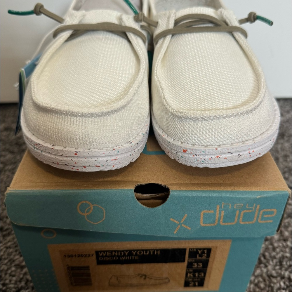 BRAND NEW Hey Dude Wendy youth girls disco white size 1